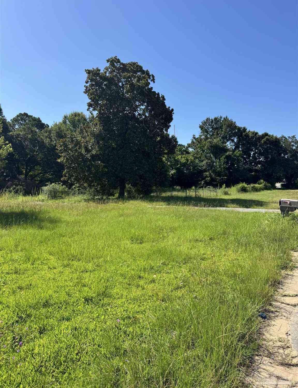 Vacant Land For Sale - 9520 Pinecone Dr<br/> Cantonment, FL 32533