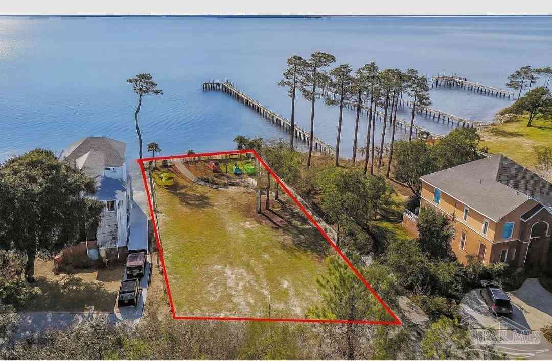 Vacant Land For Sale - 7376 Mulberry Ln<br/> Navarre, FL 32566