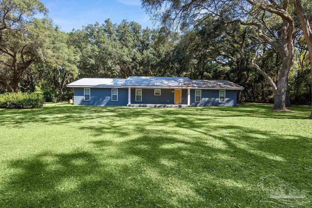 Homes For Sale - 5476 Oakshire Rd<br/> Milton, FL 32570