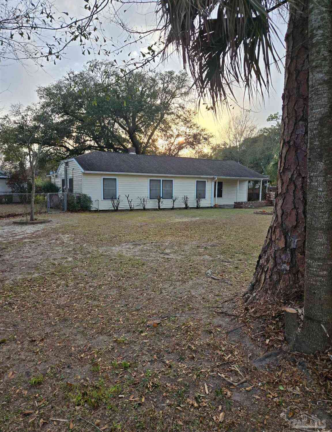 Homes For Sale - 32 Bertram St<br/> Pensacola, FL 32506