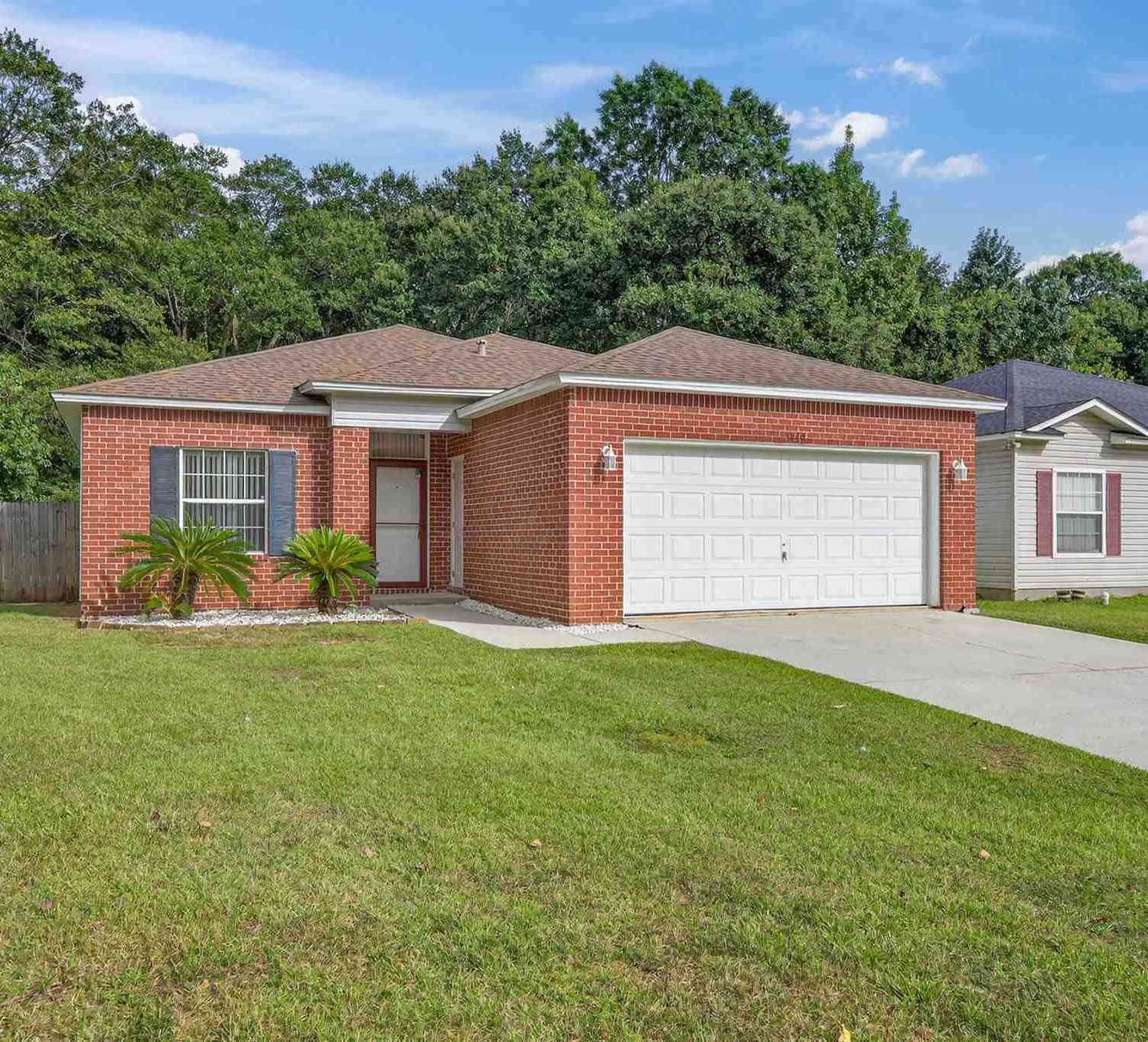 Homes For Sale - 5840 Dandelion Ln<br/> Pensacola, FL 32526