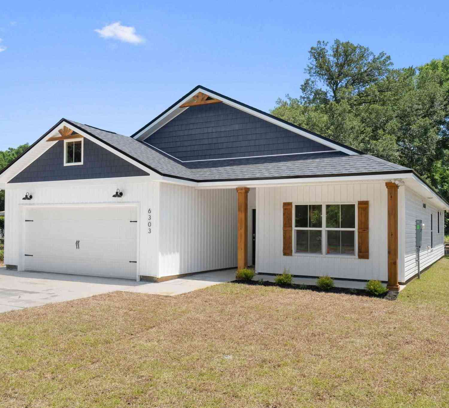 Homes For Sale - 7650 Tippin Ave<br/> Pensacola, FL 32504