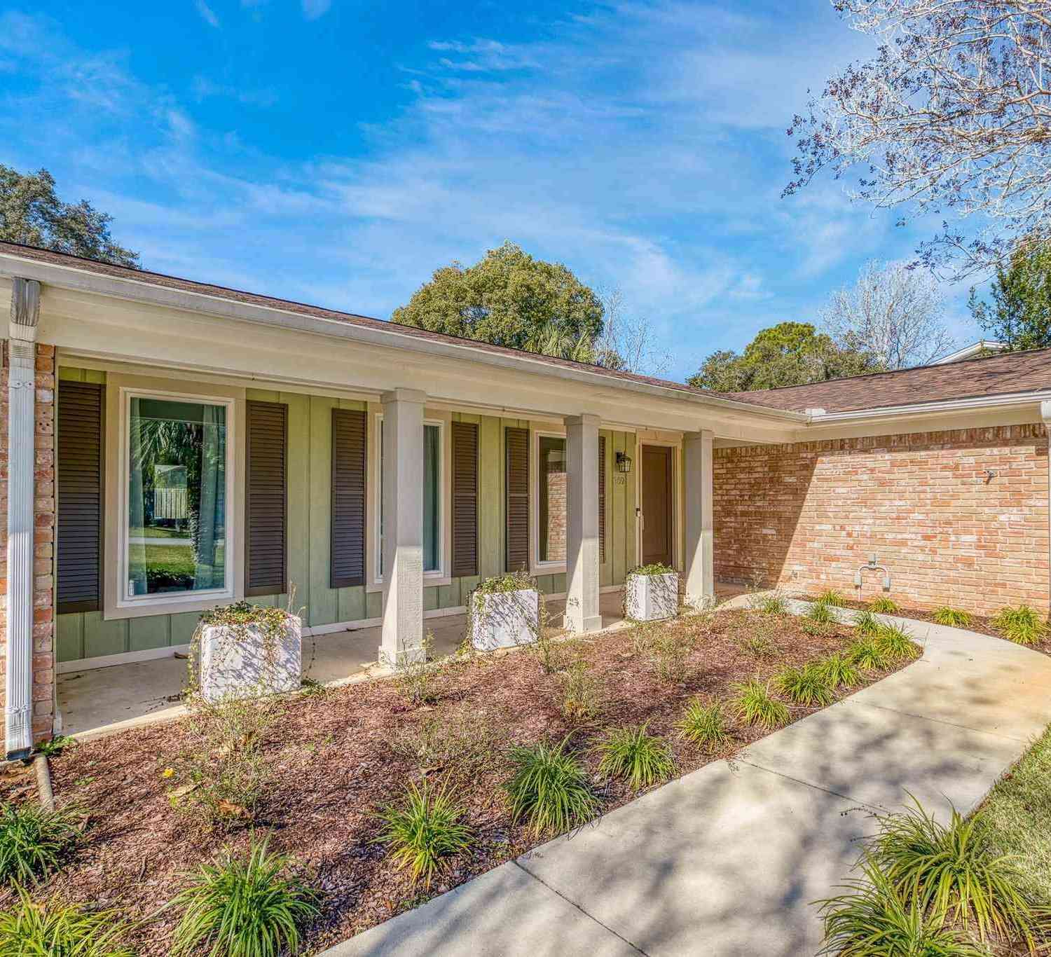 Mobile Home For Sale - 309 Dolphin St<br/> Gulf Breeze, FL 32561
