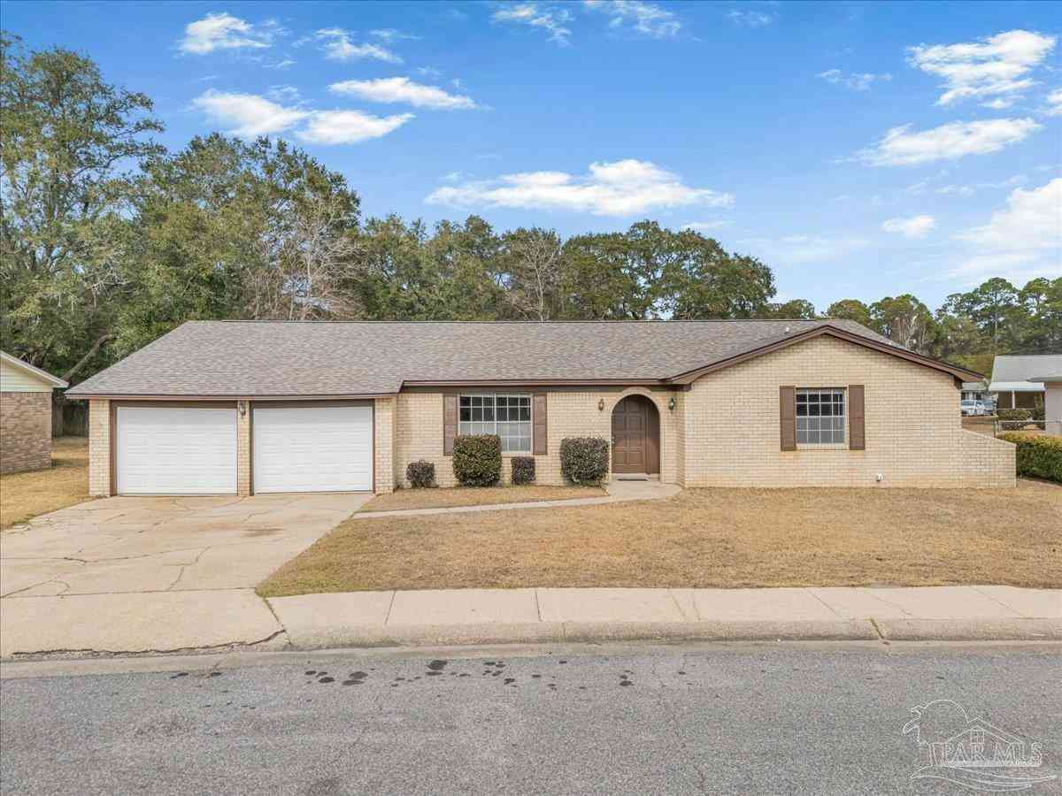 Homes For Sale - 8120 Camelford Dr<br/> Pensacola, FL 32506