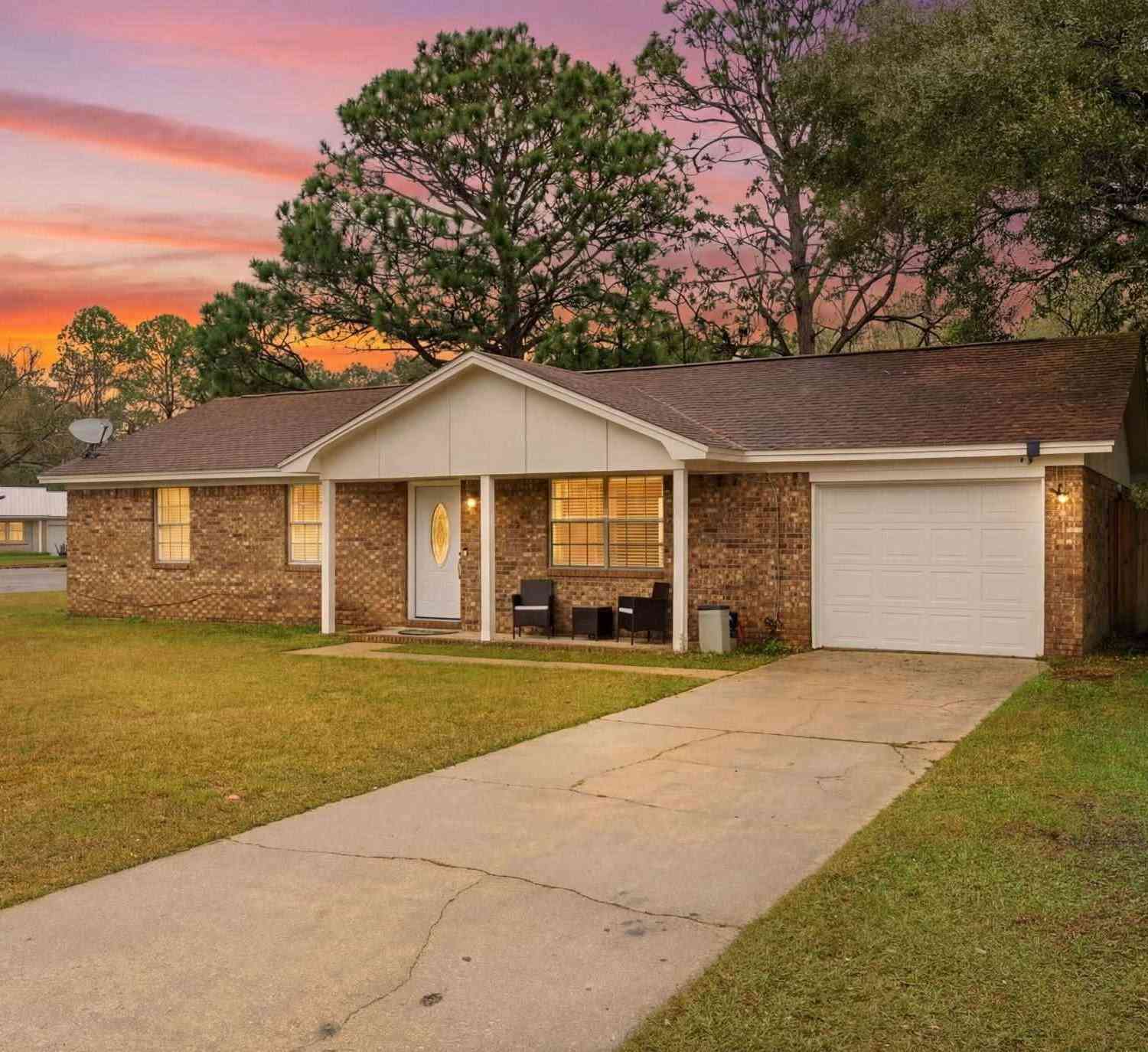 Homes For Sale - 620 Carondelay Dr<br/> Pensacola, FL 32506