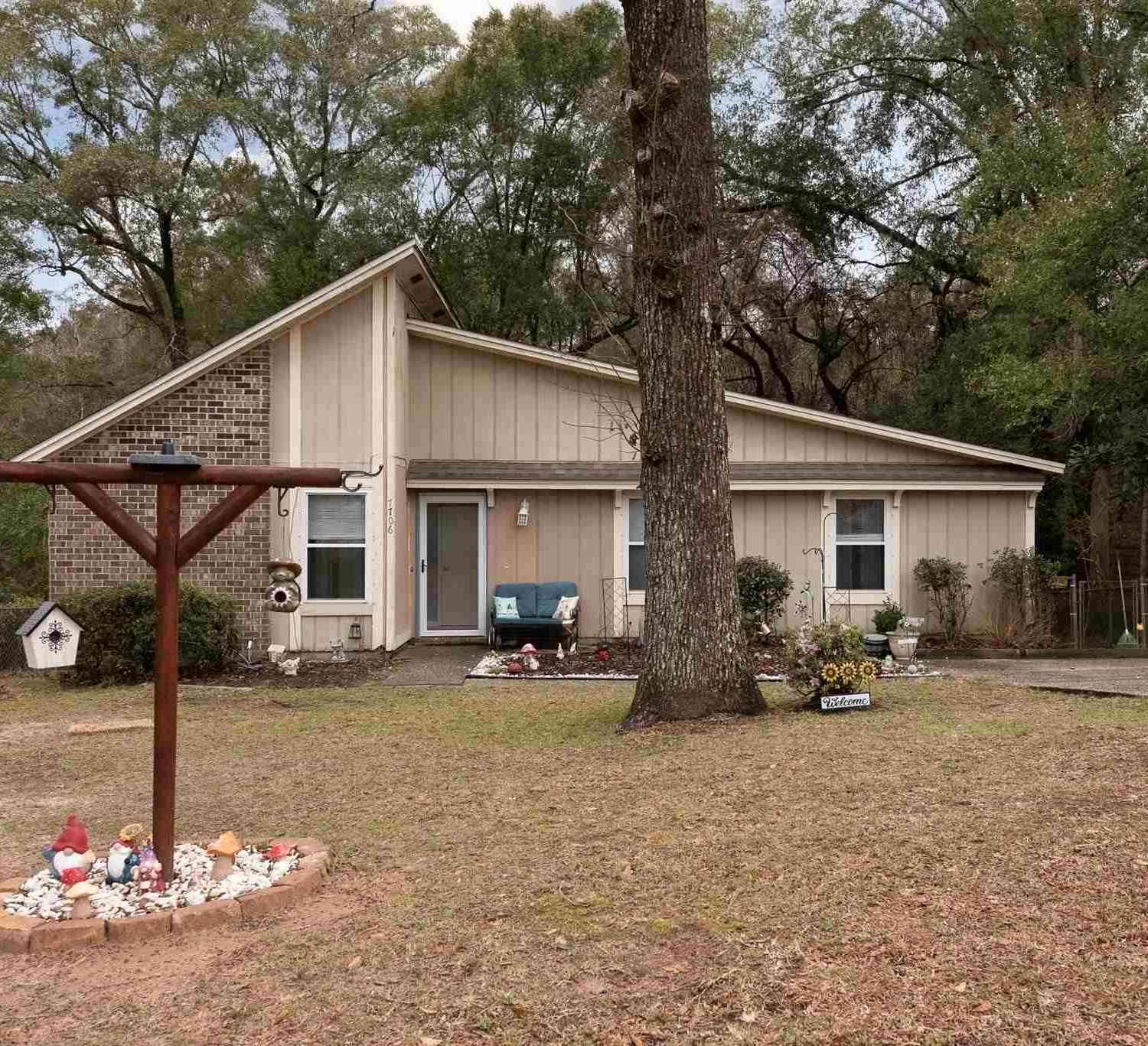 Homes For Sale - 7706 Deborah Dr<br/> Pensacola, FL 32514