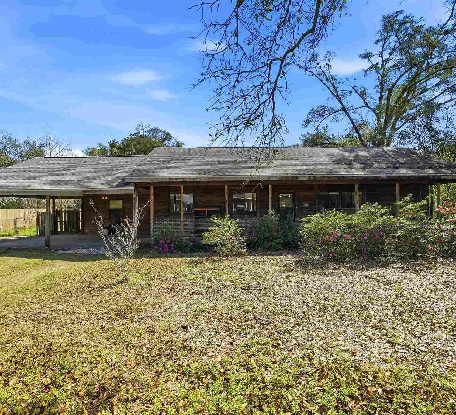 Homes For Sale - 6952 Burrell Ln<br/> Pensacola, FL 32503