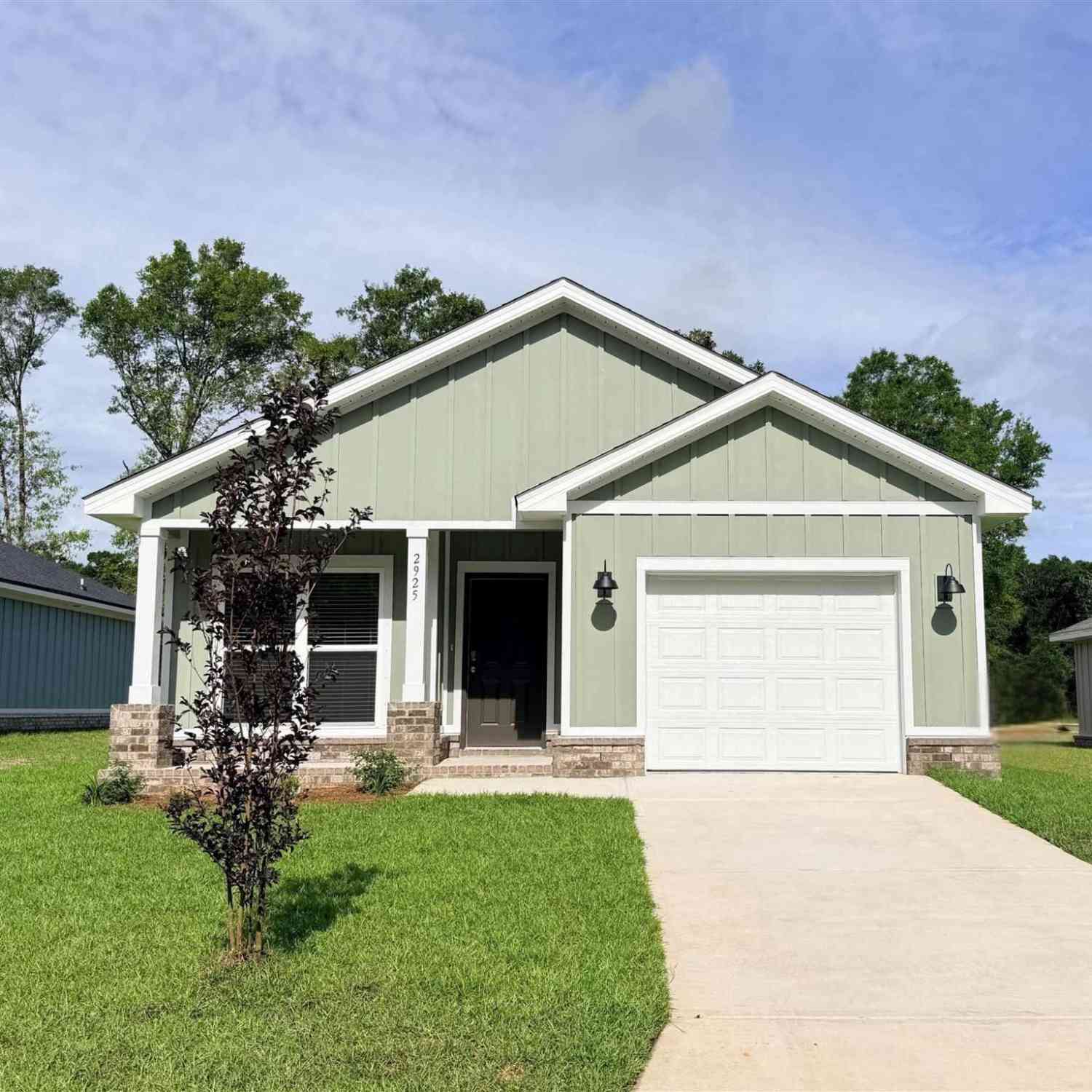 Homes For Sale - 2925 Ironweed Cir<br/> Cantonment, FL 32533