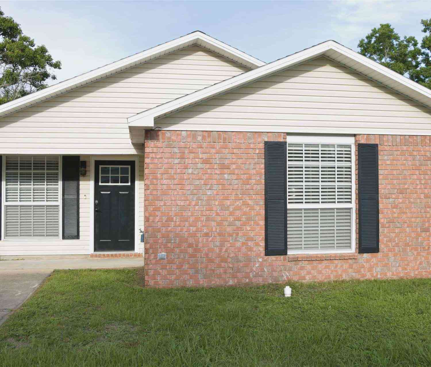Homes For Sale - 424 Shadow Way Ln<br/> Pensacola, FL 32506