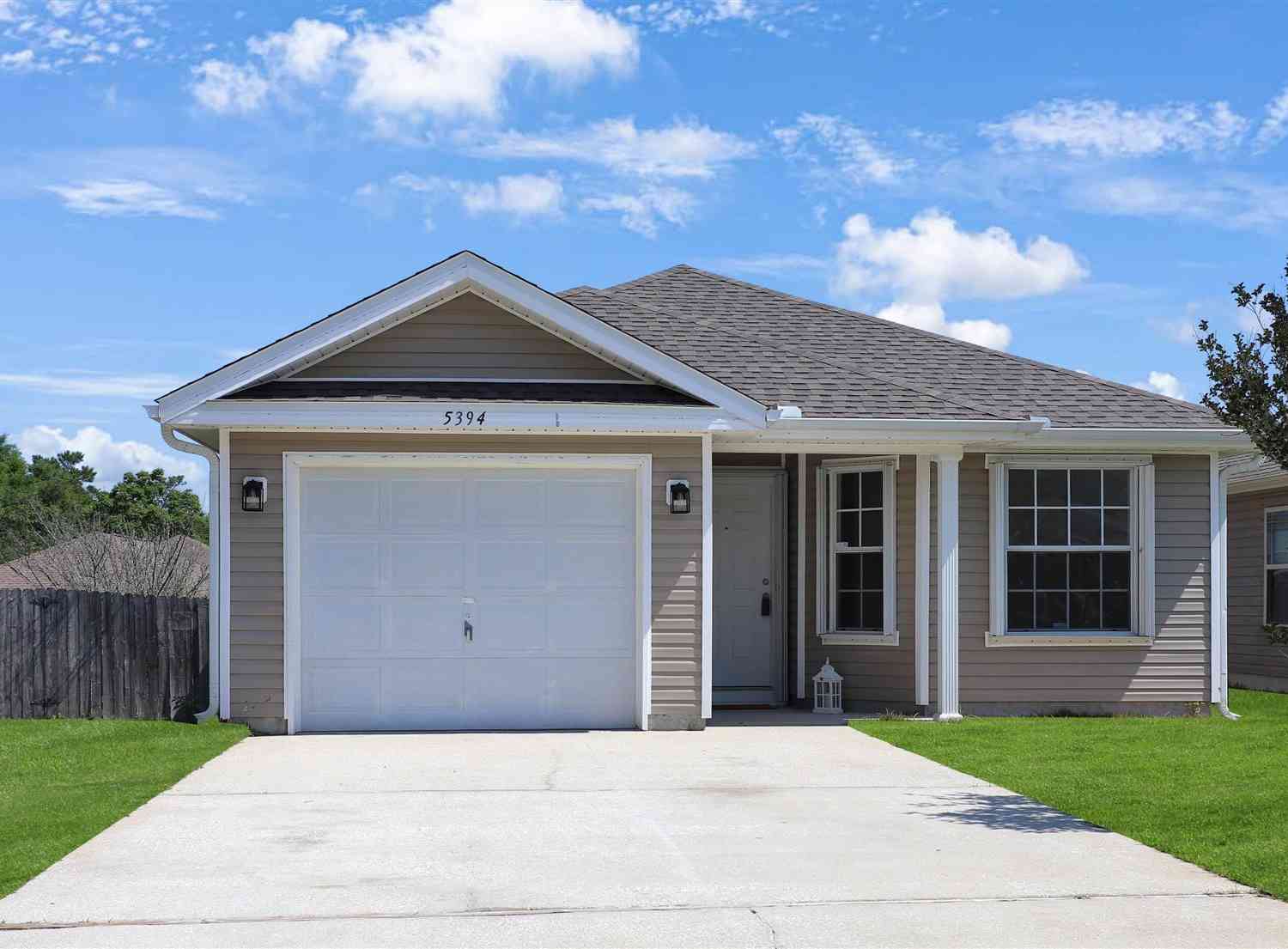 Homes For Sale - 5394 Fawn Ridge Dr<br/> Gulf Breeze, FL 32563