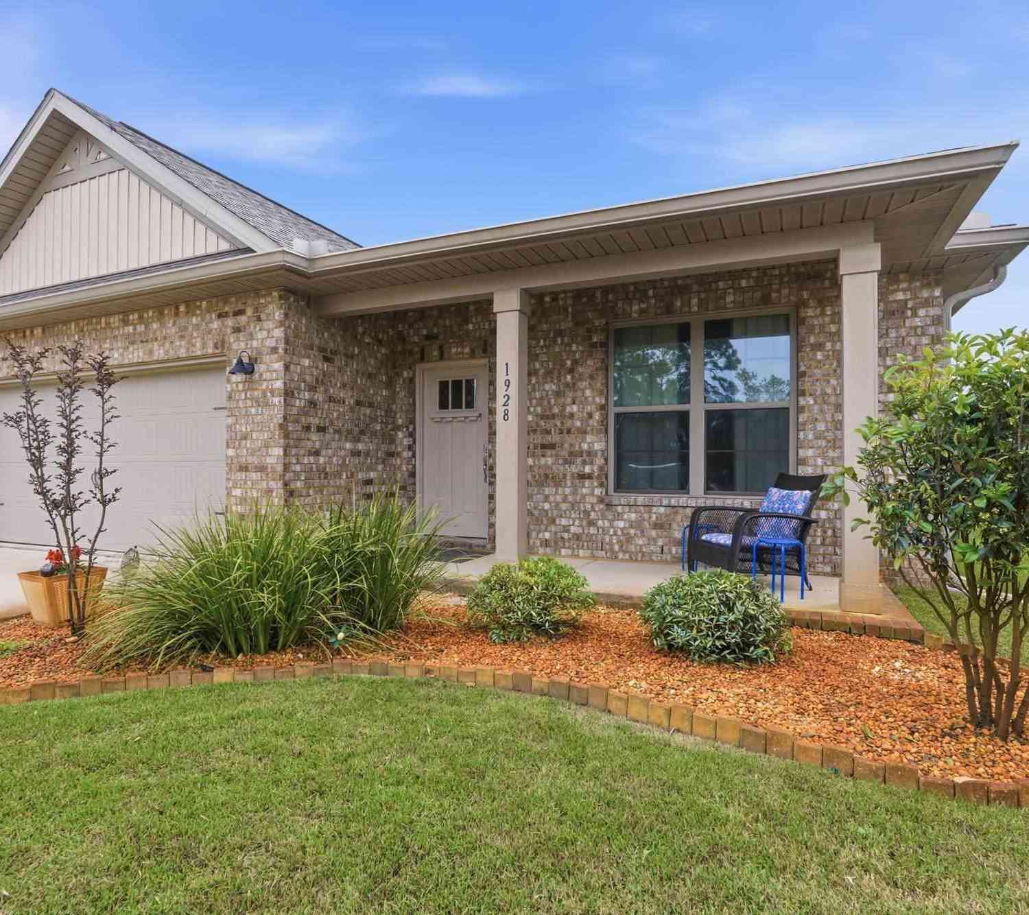 Homes For Sale - 1928 Cambridge Park Dr<br/> Gulf Breeze, FL 32563
