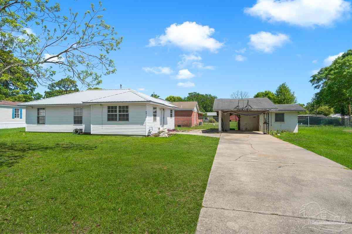 Homes For Sale - 8410 Pond Ave<br/> Pensacola, FL 32534