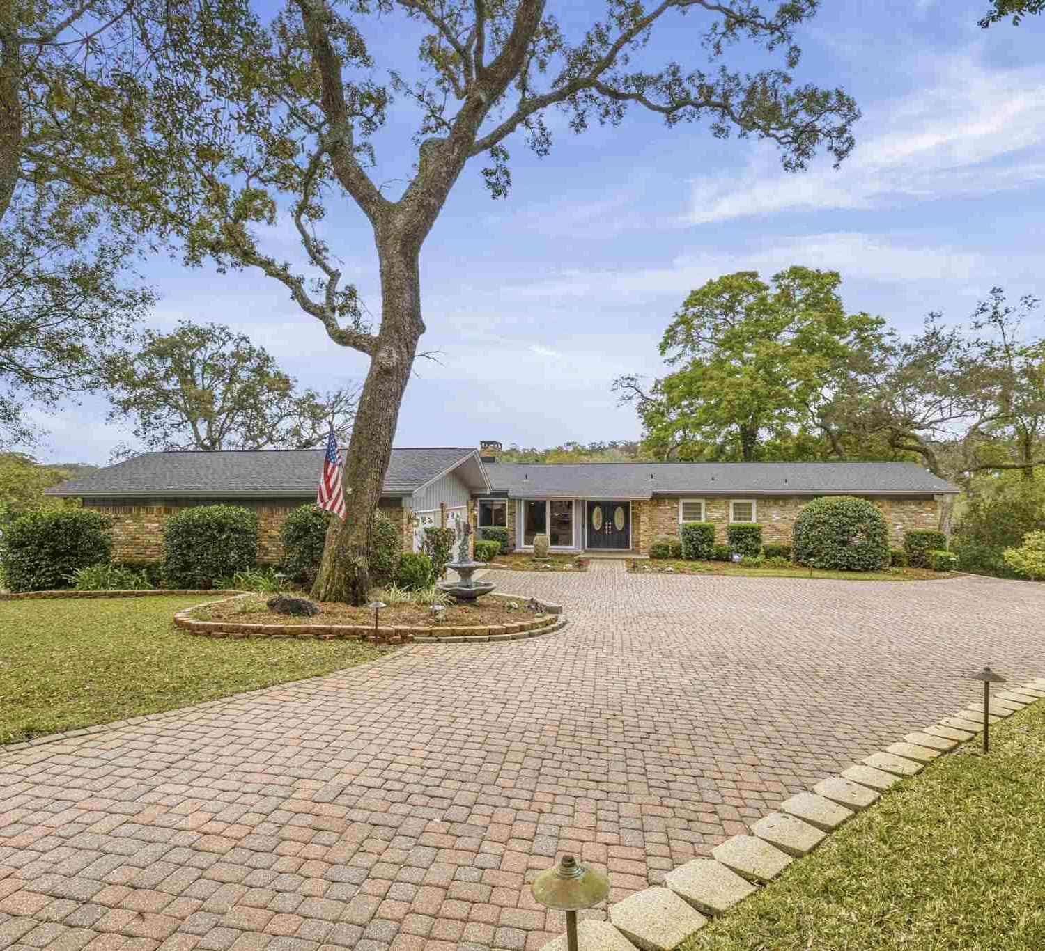 Homes For Sale - 7 Krivik Ct<br/> Ft Walton Beach, FL 32547