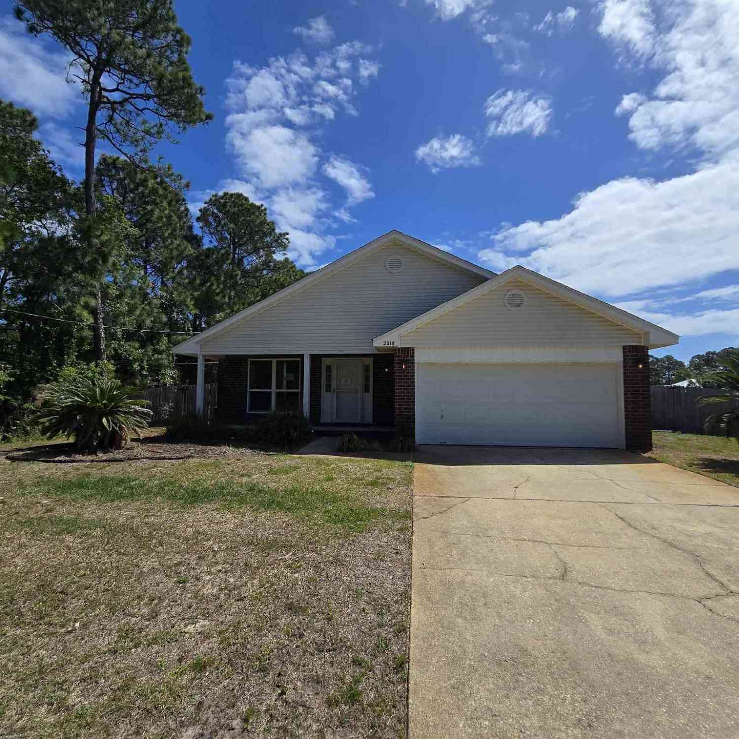Homes For Sale - 2018 Cardinal Ln<br/> Navarre, FL 32566