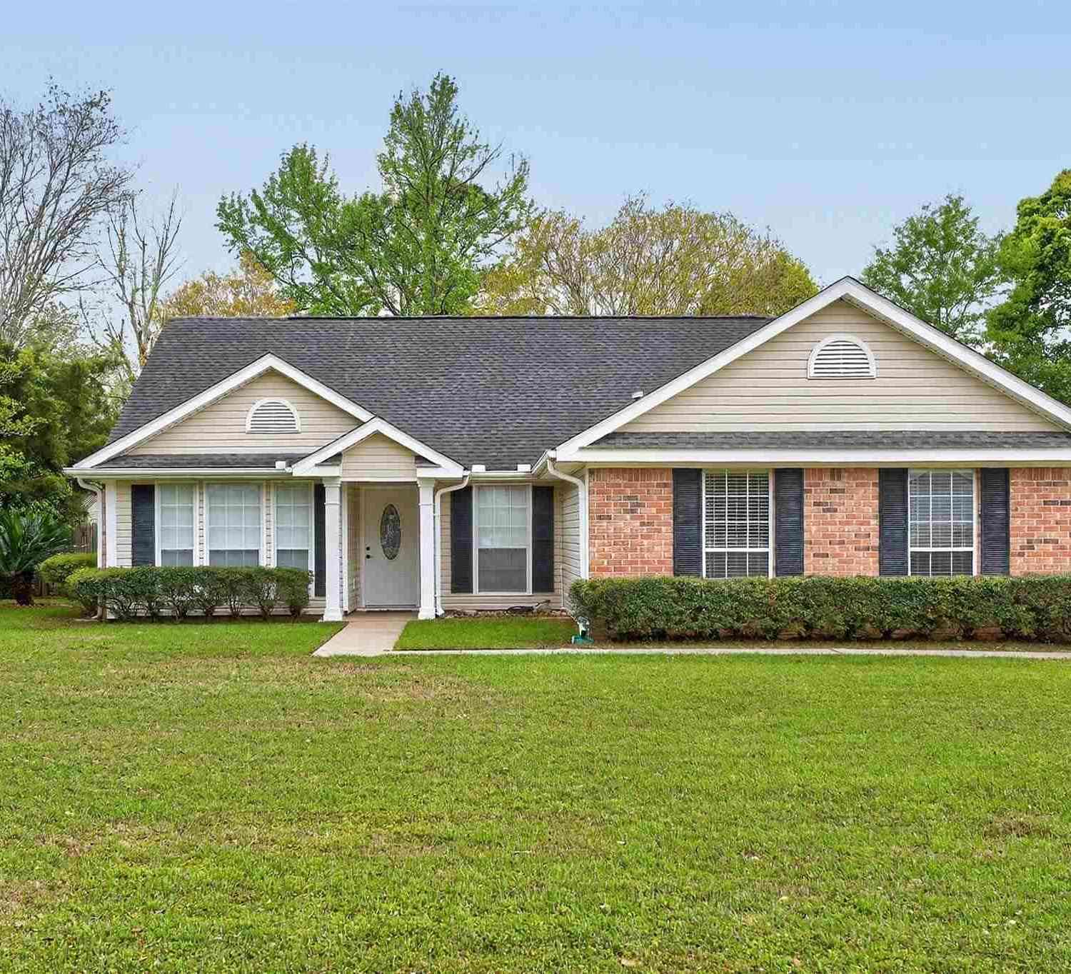 Homes For Sale - 9658 Poets Cor<br/> Daphne, AL 36526