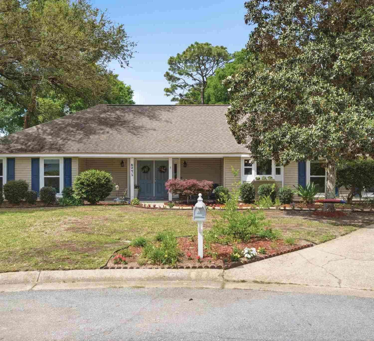 Homes For Sale - 4271 Heart Pine Cir<br/> Pensacola, FL 32504