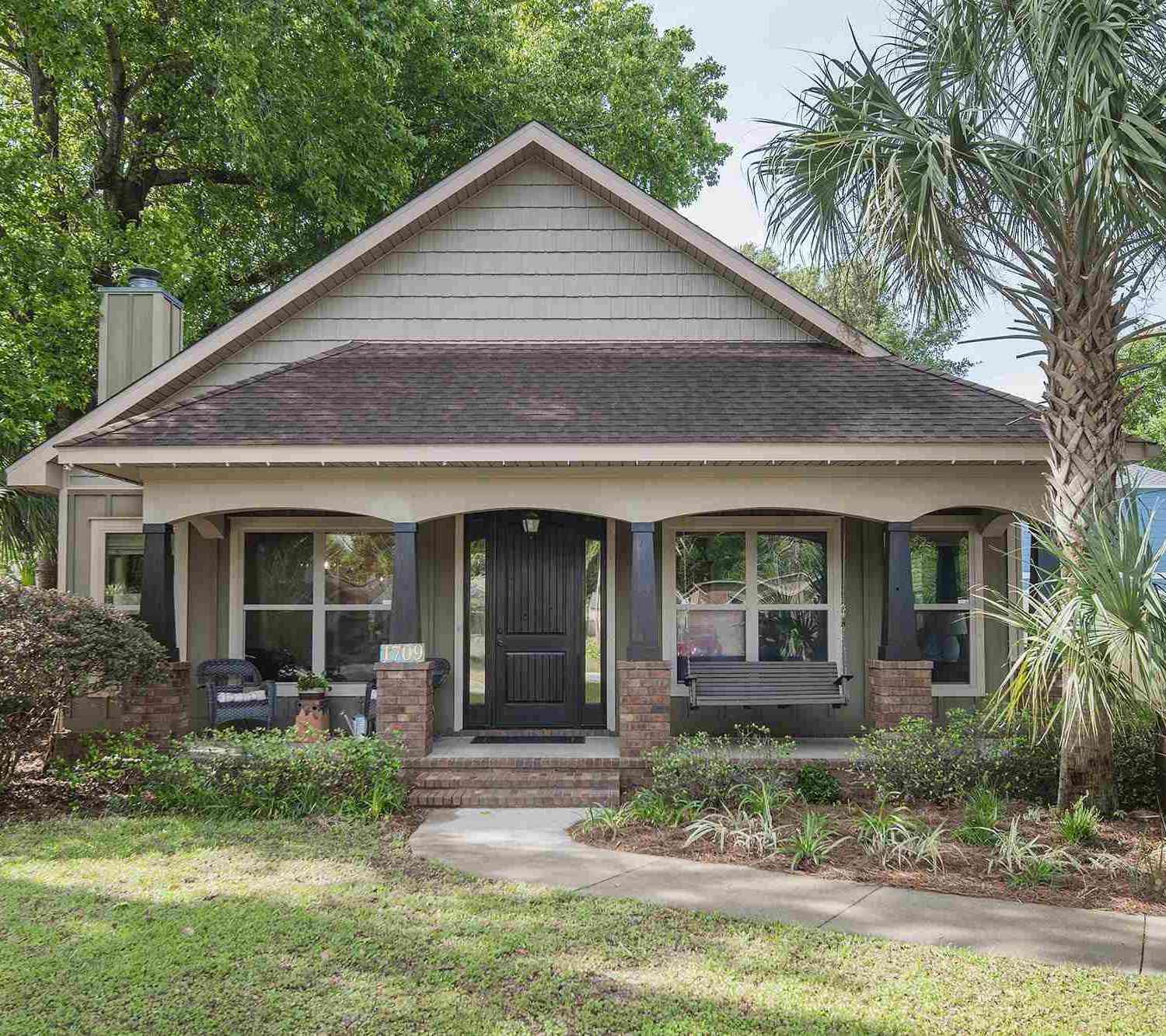 Homes For Sale - 1709 E Maxwell St<br/> Pensacola, FL 32503