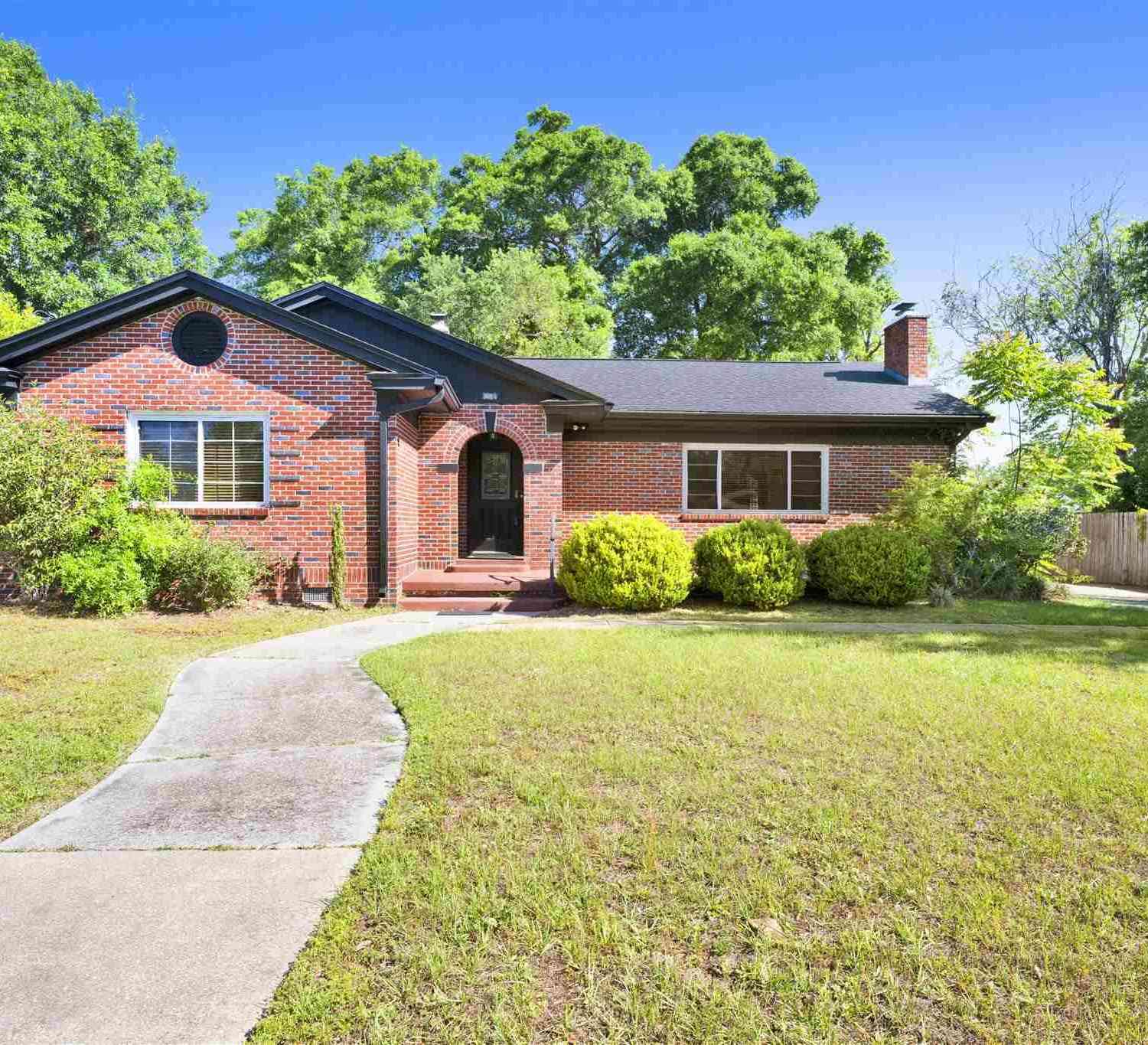 Homes For Sale - 2016 E Scott St<br/> Pensacola, FL 32503