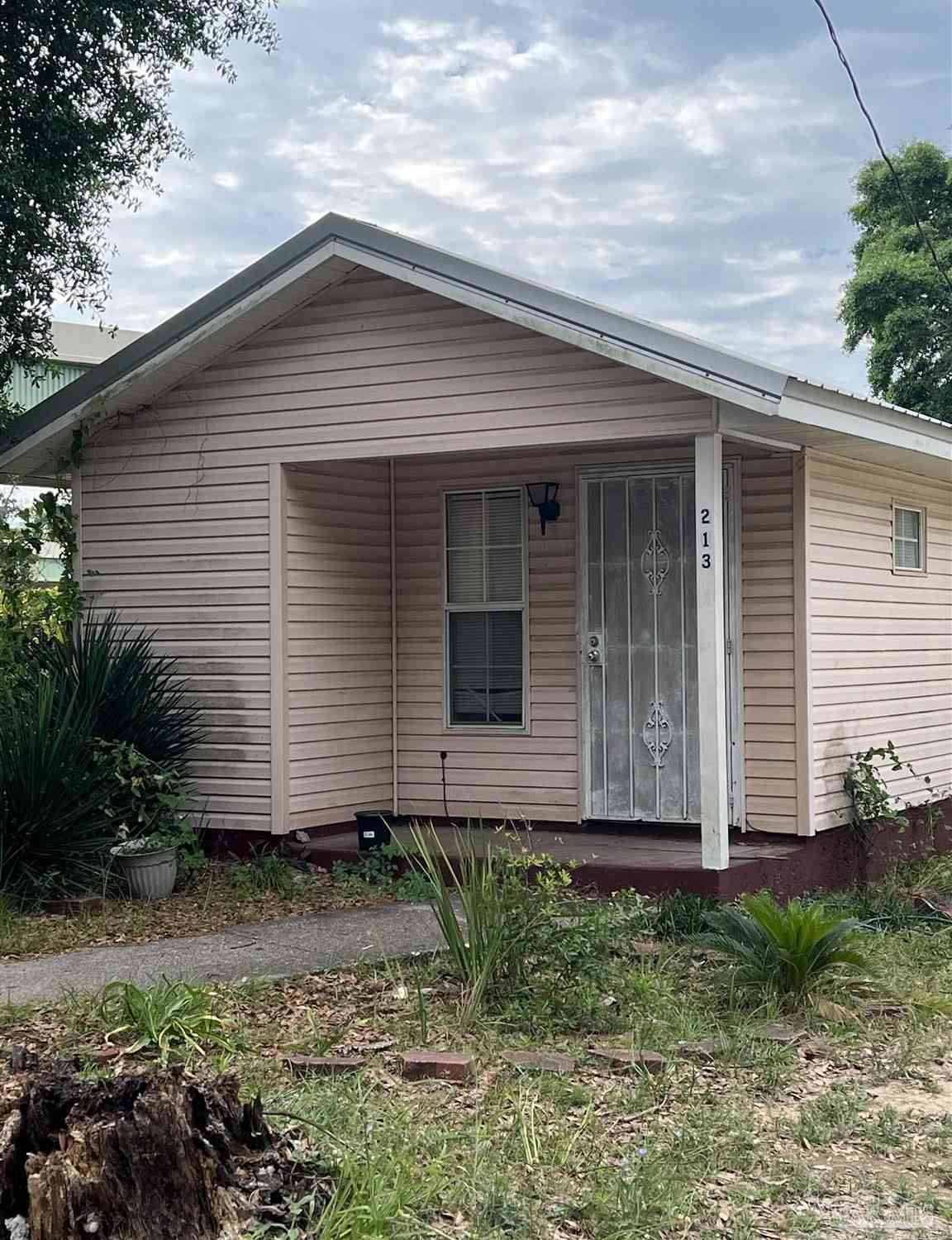 Homes For Sale - 213 E Lakeview Ave<br/> Pensacola, FL 32503