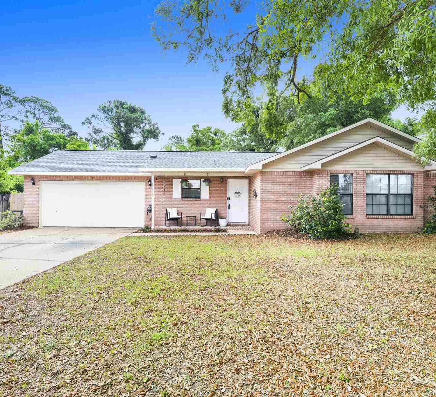 Homes For Sale - 10933 Oak Valley Dr<br/> Pensacola, FL 32506