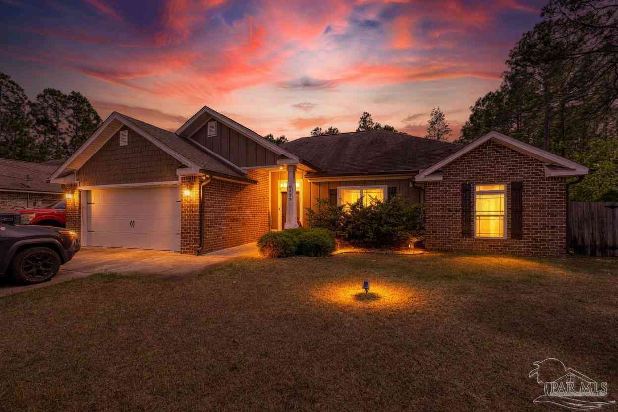 Homes For Sale - 8135 Nevada St<br/> Navarre, FL 32566