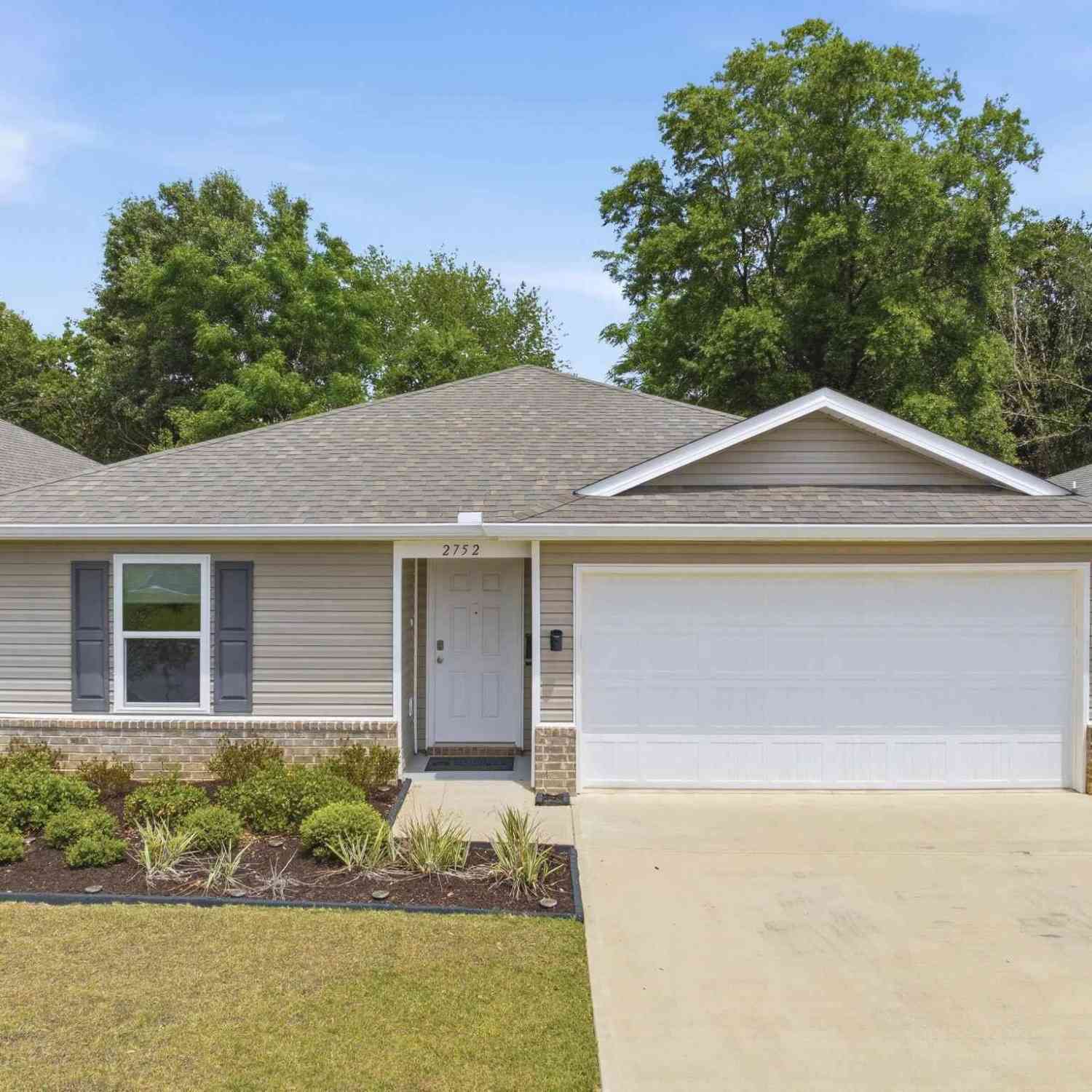 Homes For Sale - 2752 Savannah Michelle Ln<br/> Pensacola, FL 32534