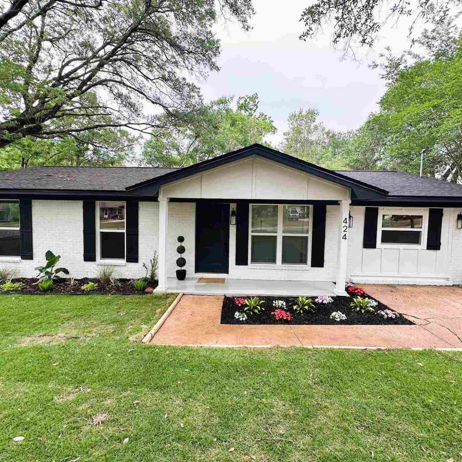 Homes For Sale - 424 Ronda St<br/> Pensacola, FL 32534