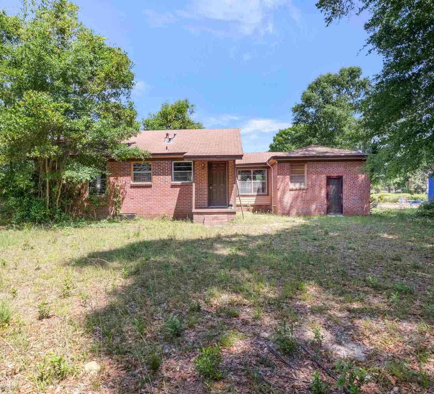 Homes For Sale - 1609 E Leonard St<br/> Pensacola, FL 32503