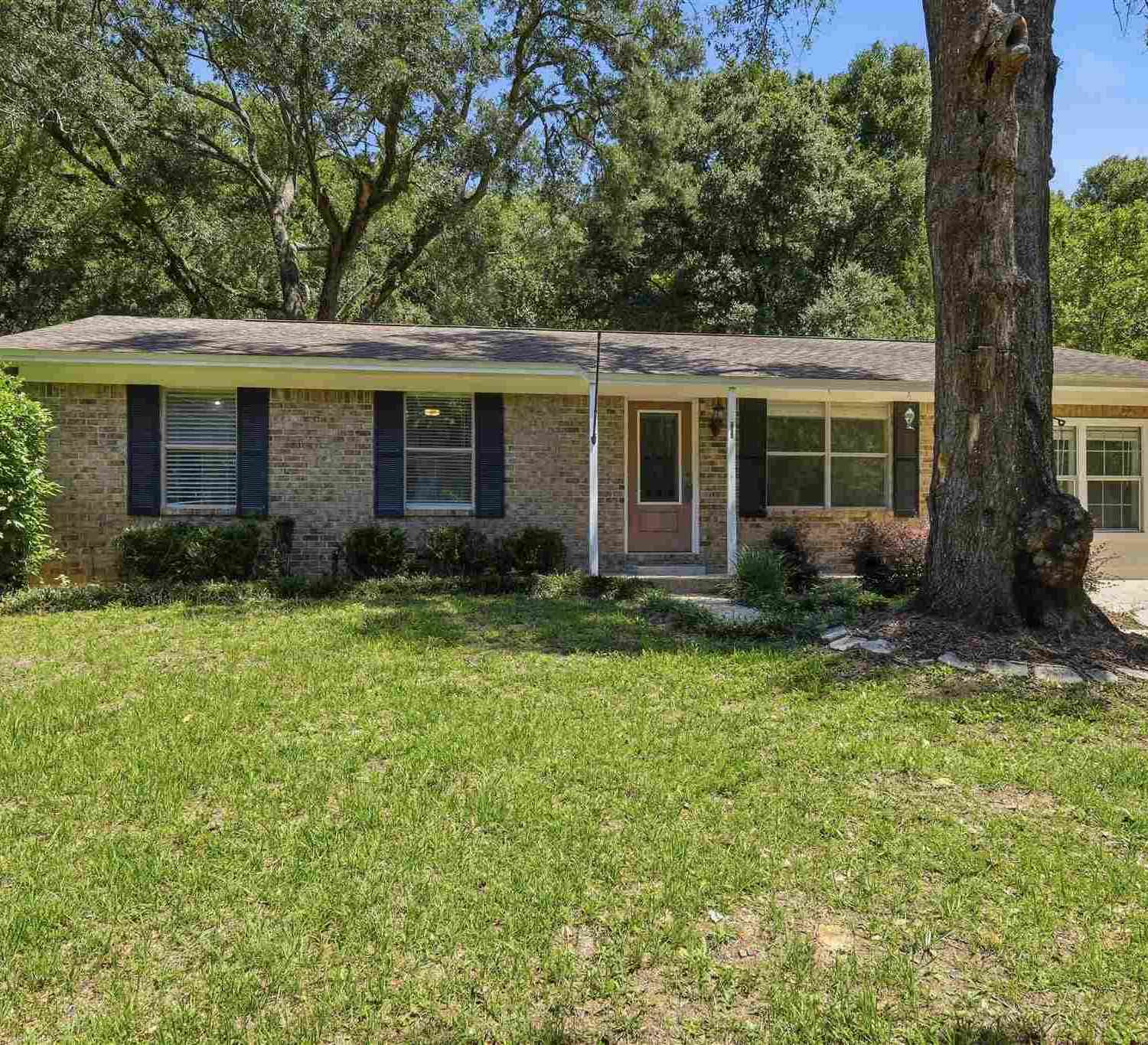 Homes For Sale - 6630 Helms Rd<br/> Pensacola, FL 32526