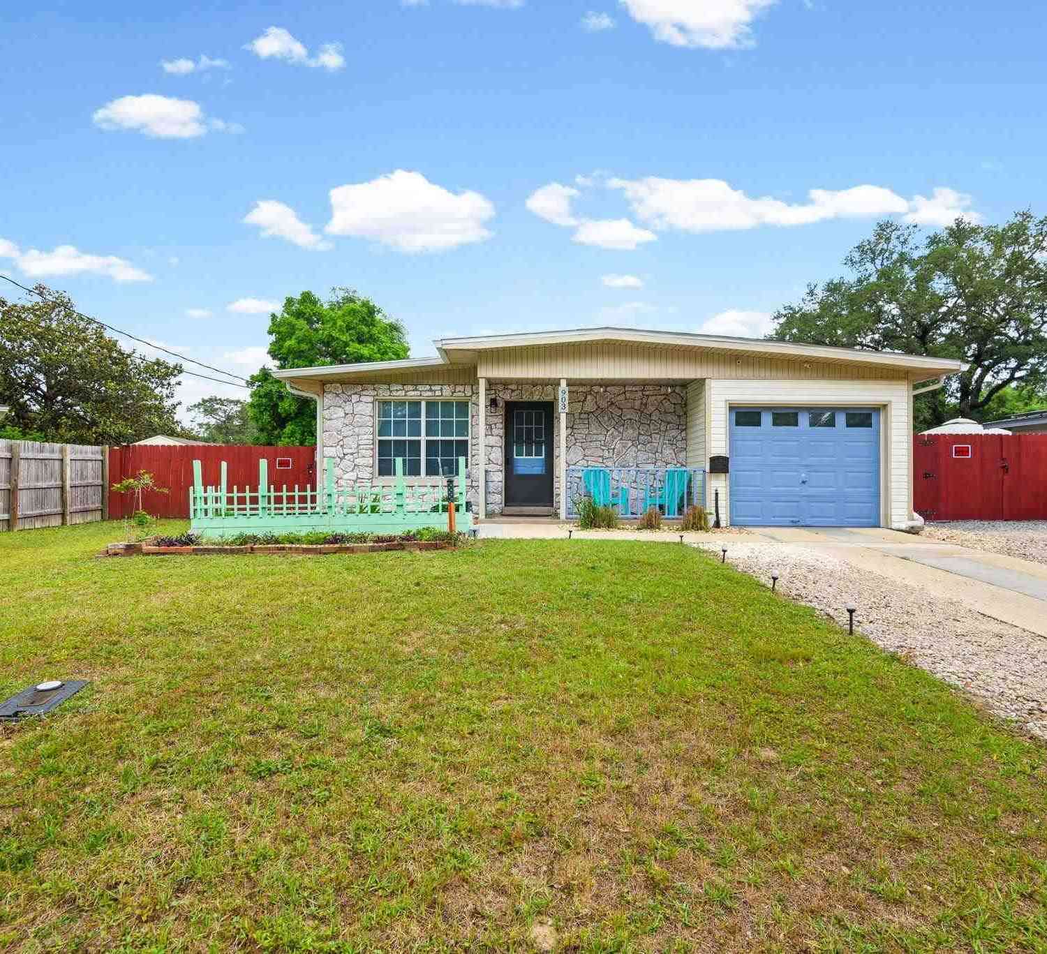 Homes For Sale - 903 Clearview Ave<br/> Pensacola, FL 32505