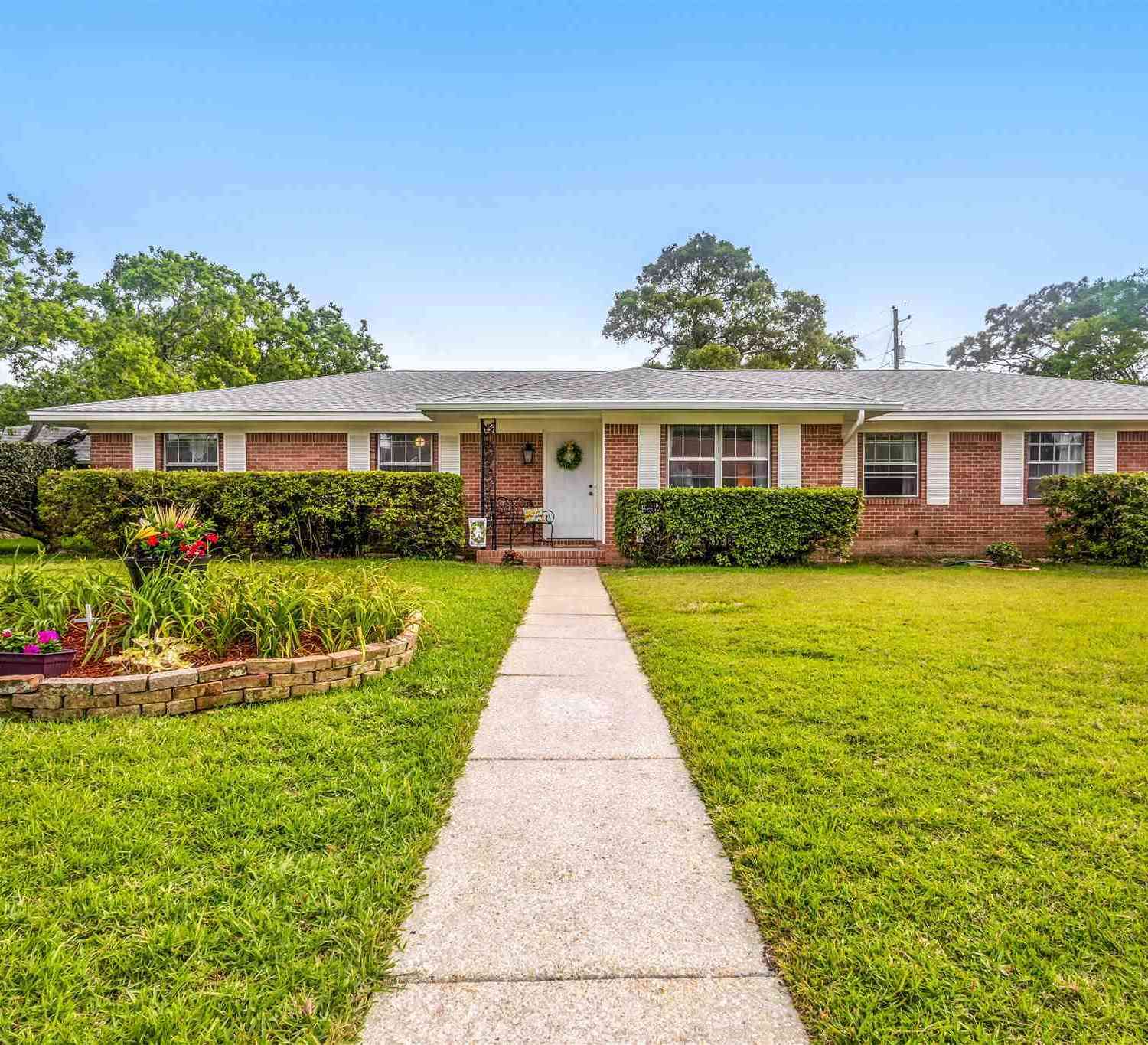 Homes For Sale - 4201 Cherry Laurel Dr<br/> Pensacola, FL 32504