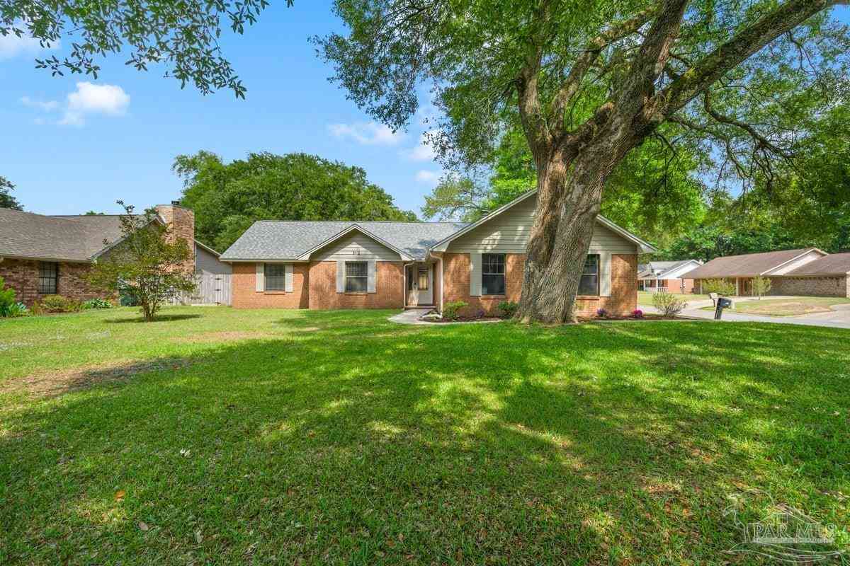 Homes For Sale - 8412 Belle Meadow Blvd<br/> Pensacola, FL 32514