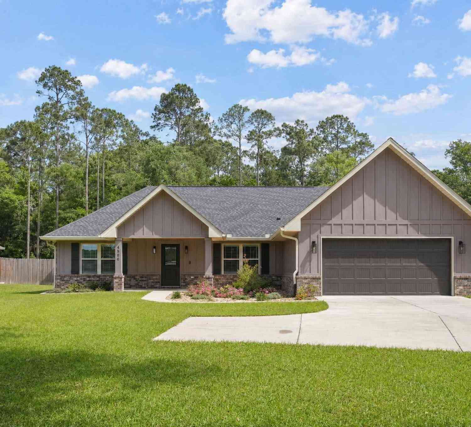 Homes For Sale - 4986 Guernsey Rd<br/> Pace, FL 32571