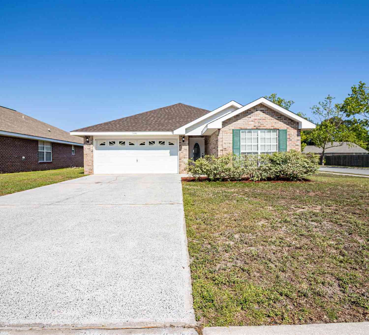 Homes For Sale - 3742 Boardwalk Ct<br/> Gulf Breeze, FL 32563