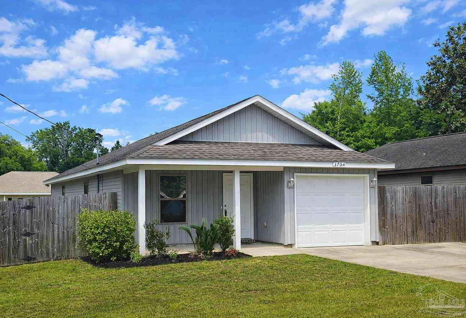 Homes For Sale - 3704 Diamond St<br/> Pace, FL 32571