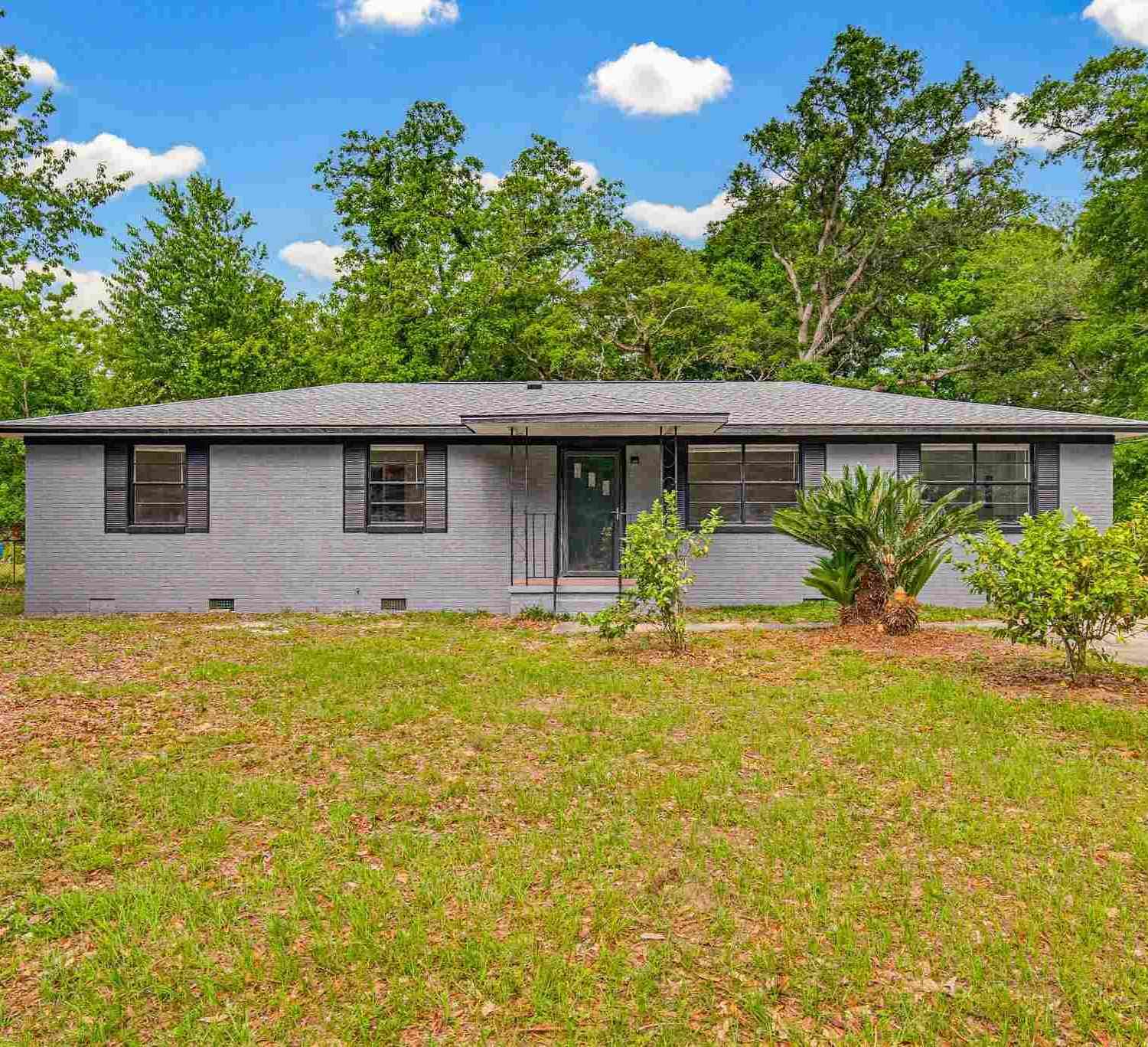 Homes For Sale - 909 N 74th Ave<br/> Pensacola, FL 32506