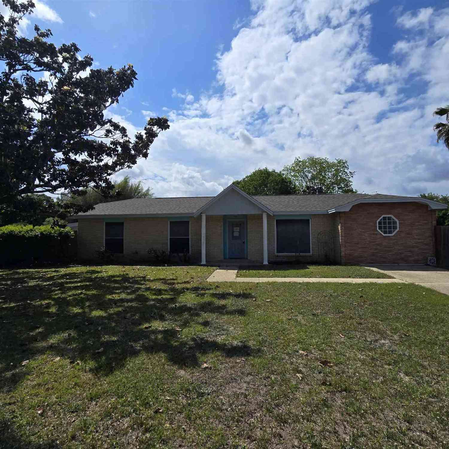 Homes For Sale - 7039 Forshalee St<br/> Pensacola, FL 32503