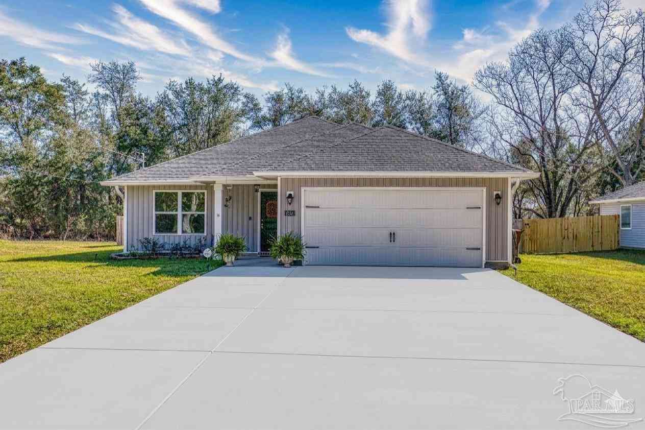 Homes For Sale - 4758 W Lynn Dr<br/> Milton, FL 32583
