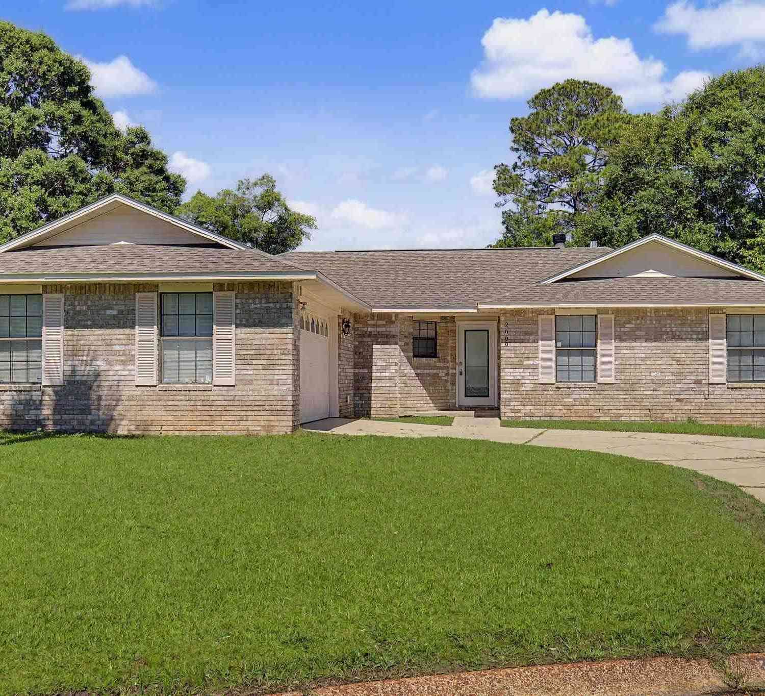 Homes For Sale - 2090 Silverado Ct<br/> Pensacola, FL 32506