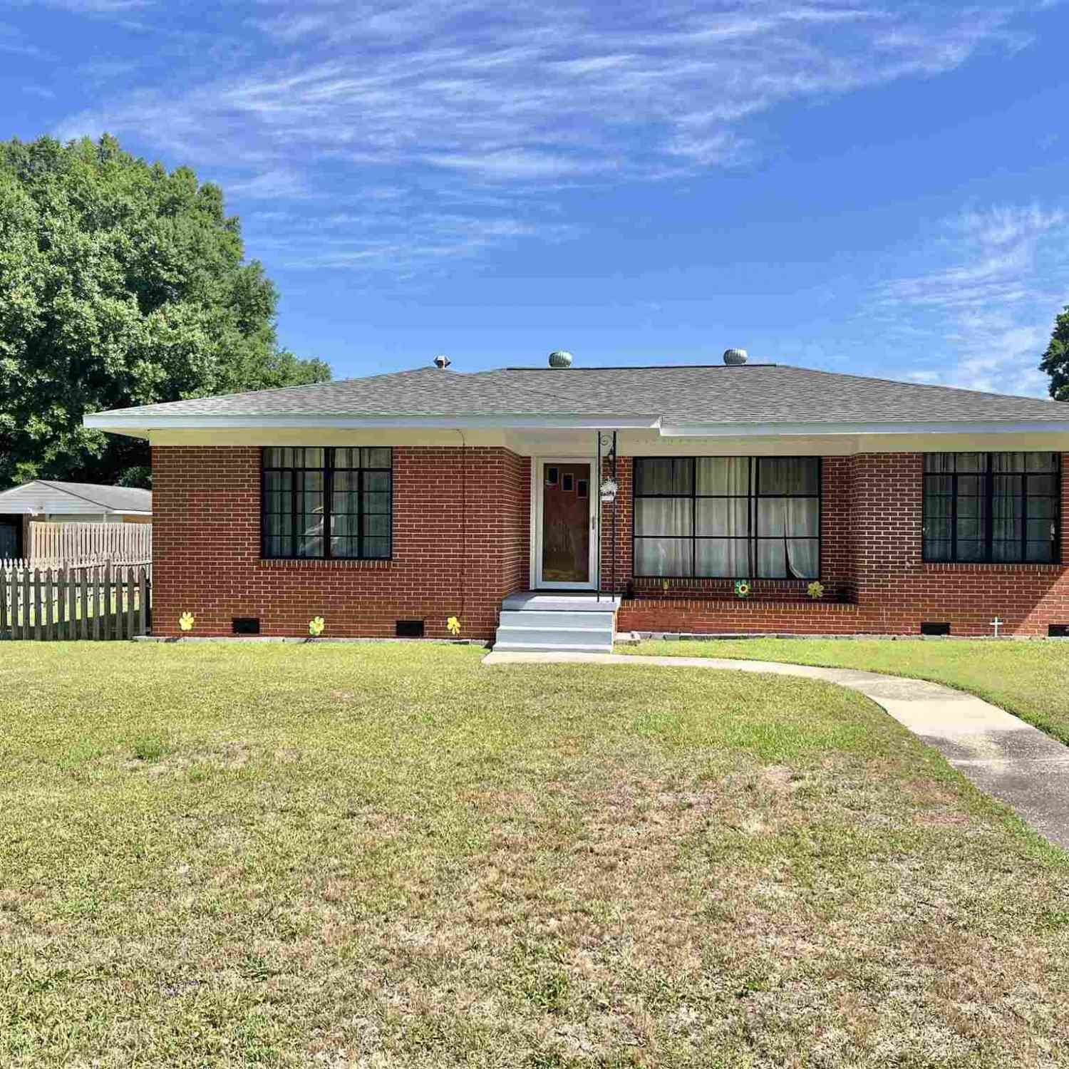 Homes For Sale - 707 E Horner St<br/> Atmore, AL 36502