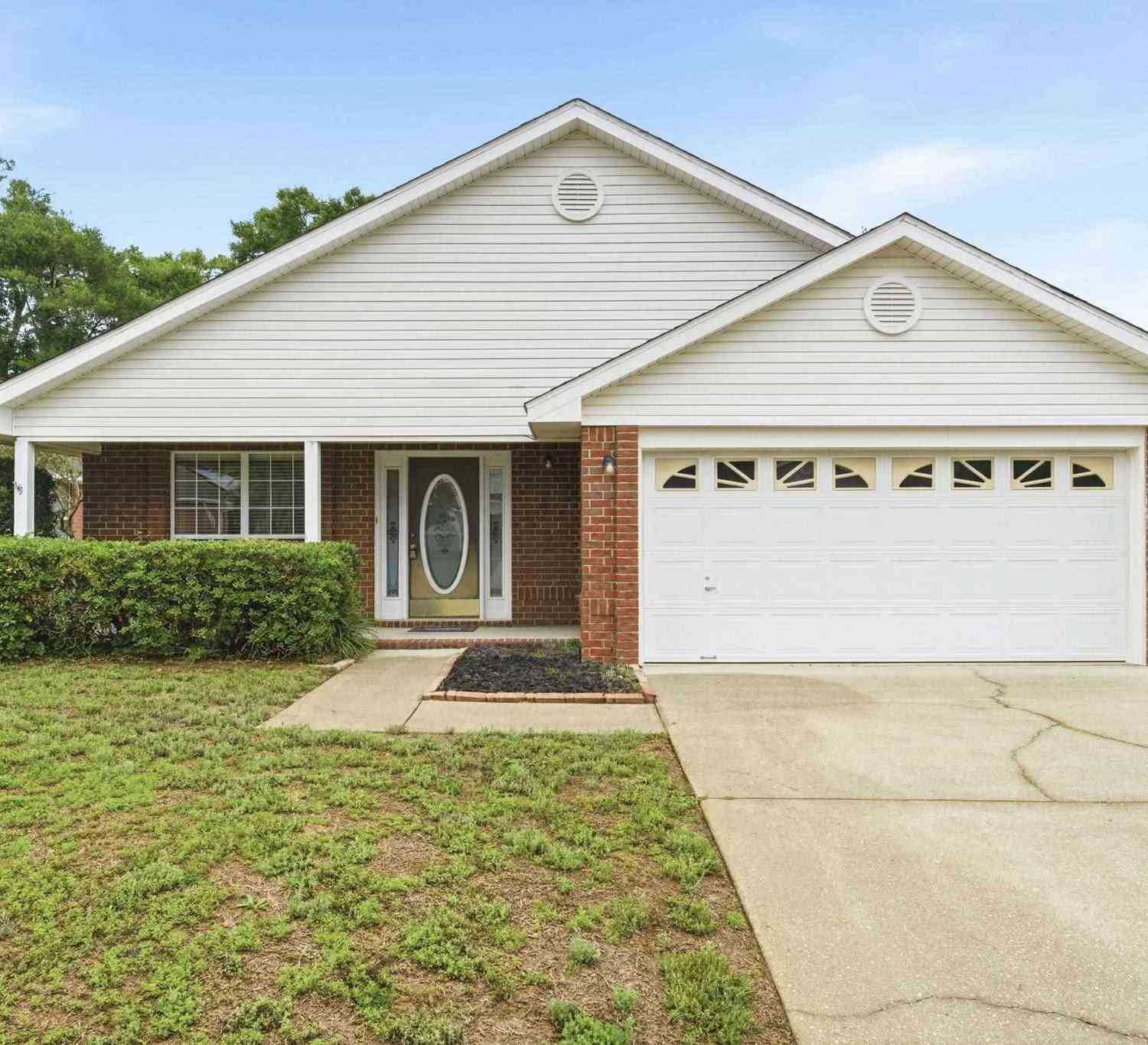 Homes For Sale - 2528 Eclipse Ln<br/> Pensacola, FL 32514