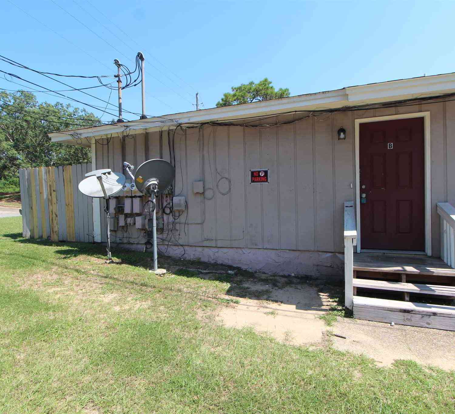 Homes For Rent - 5207 Charbar Dr #B<br/> Pensacola, FL 32526