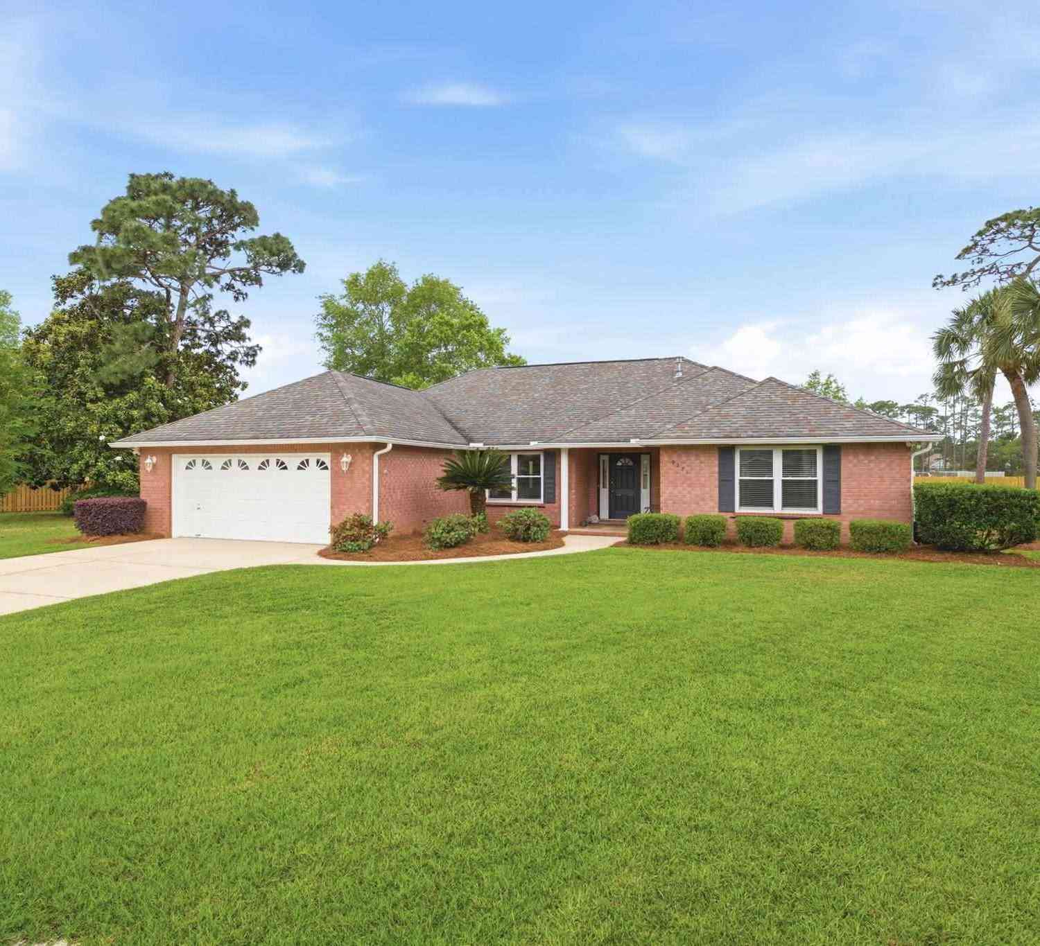 Homes For Sale - 9271 Hansel Dr<br/> Navarre, FL 32566