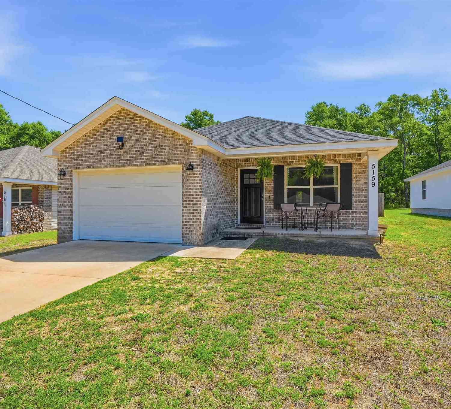 Homes For Sale - 5159 Lake Dr<br/> Okaloosa County, Crestview, FL 32539