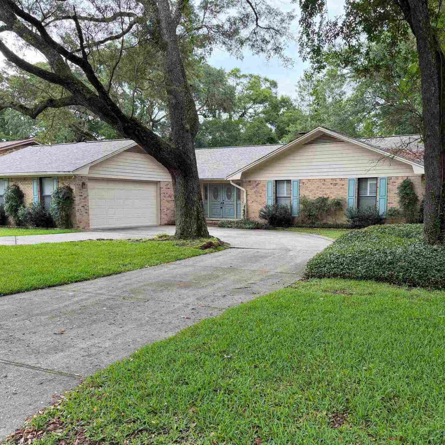 Homes For Sale - 6260 Windwood Dr<br/> Pensacola, FL 32504