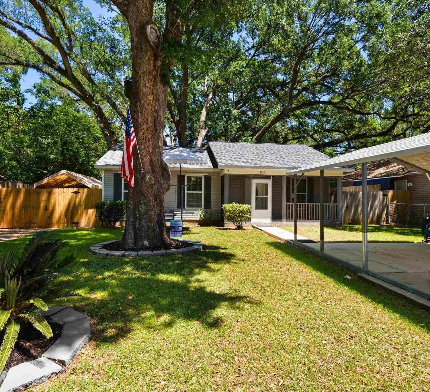 Homes For Sale - 8714 Figland Ave<br/> Pensacola, FL 32534
