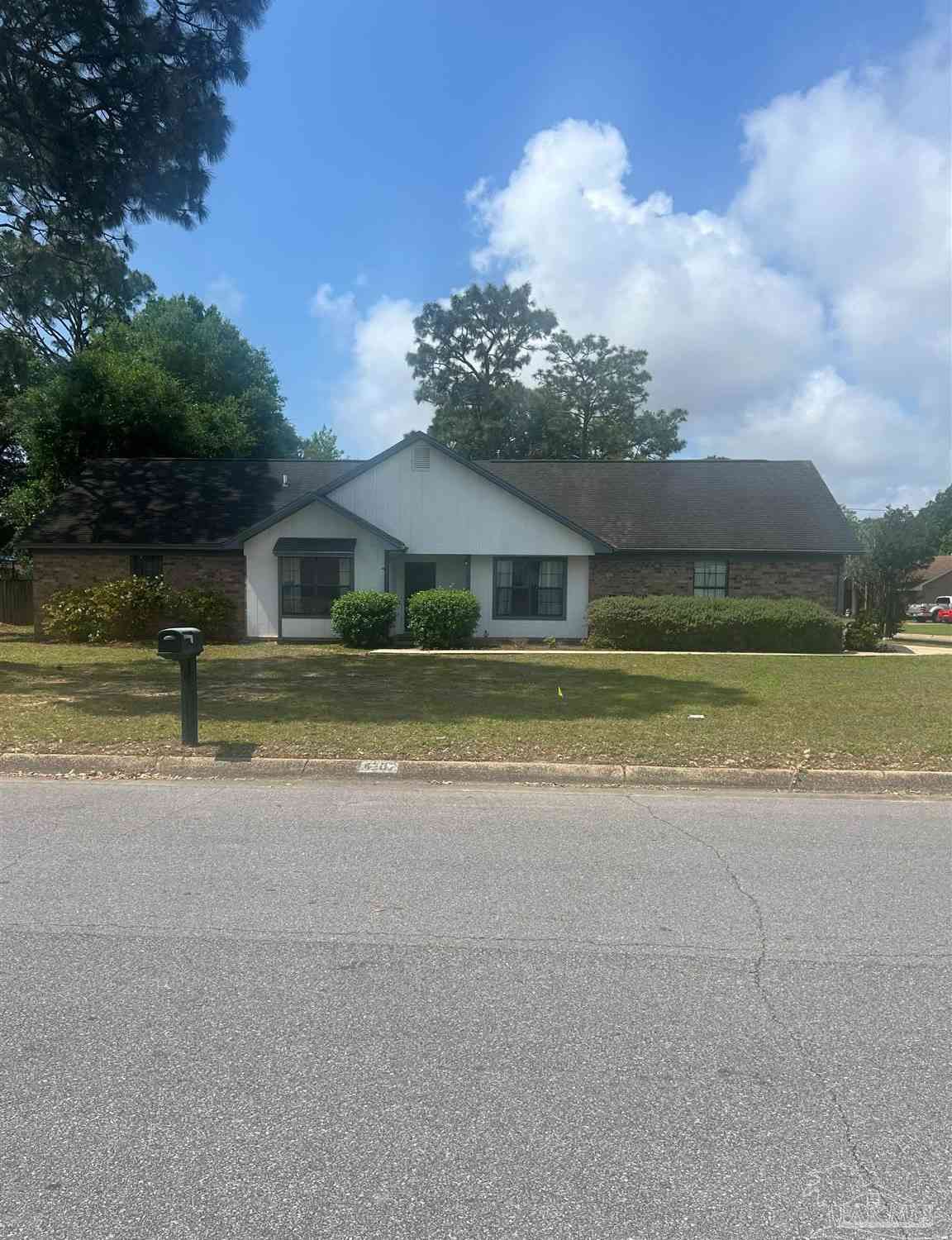Homes For Rent - 4207 Cherry Laurel Dr<br/> Pensacola, FL 32504