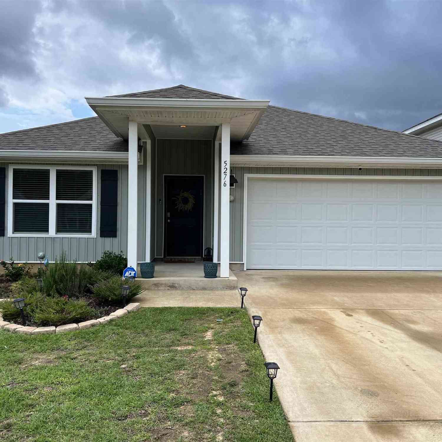 Homes For Rent - 5276 Peach Dr<br/> Pace, FL 32571