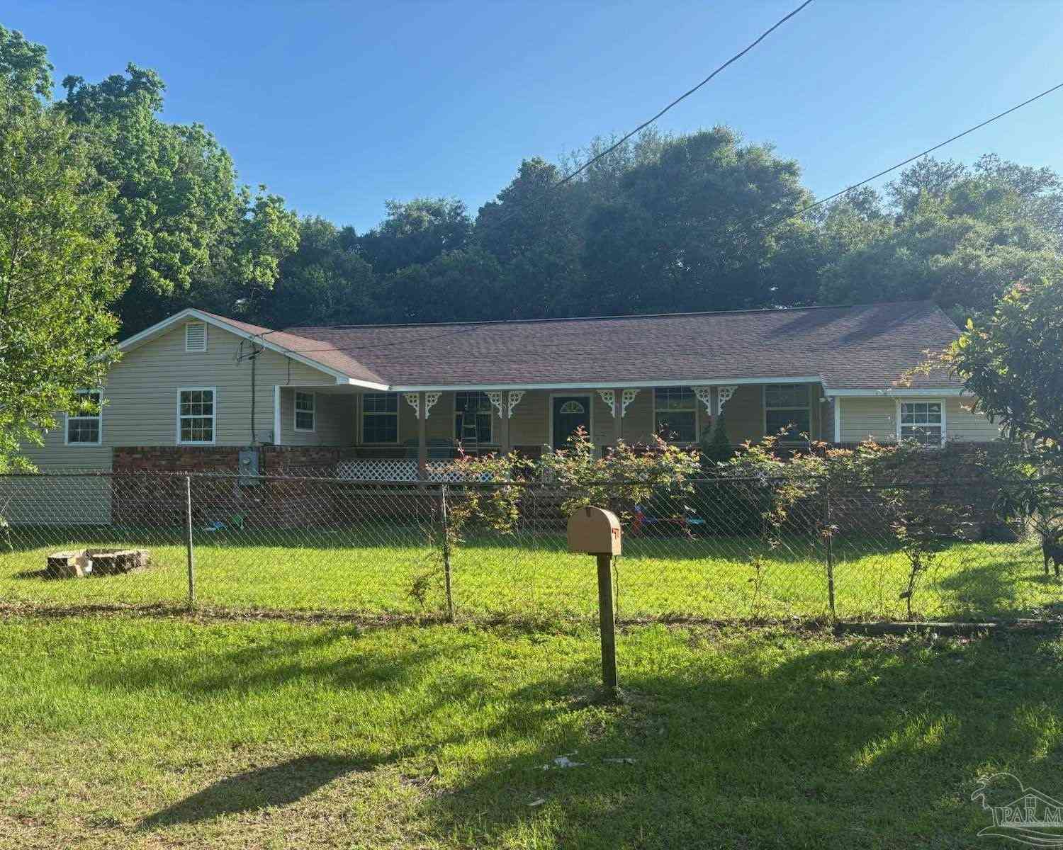 Homes For Sale - 3175 King St<br/> Pensacola, FL 32526