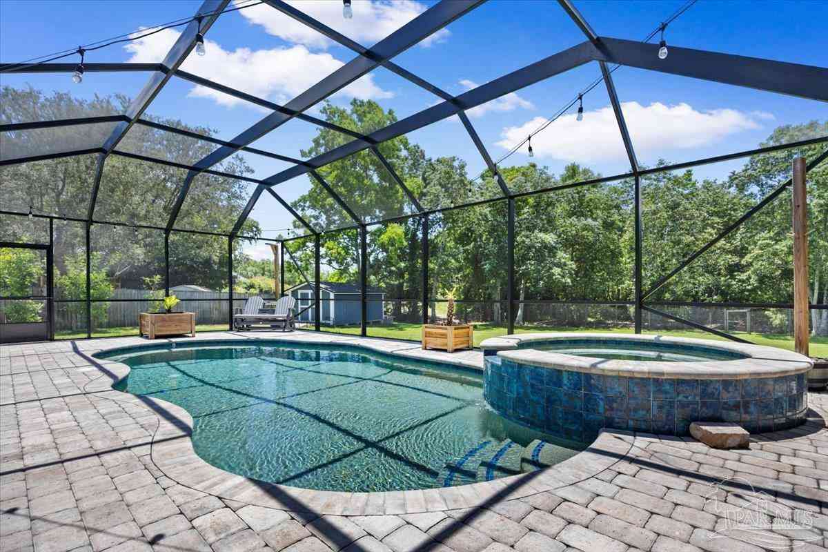 Homes For Sale - 10035 Calle De Palencia<br/> Navarre, FL 32566